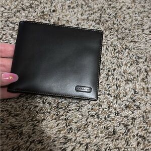 Coach Men's Black Smooth Leather Bi-Fold Card Wallet